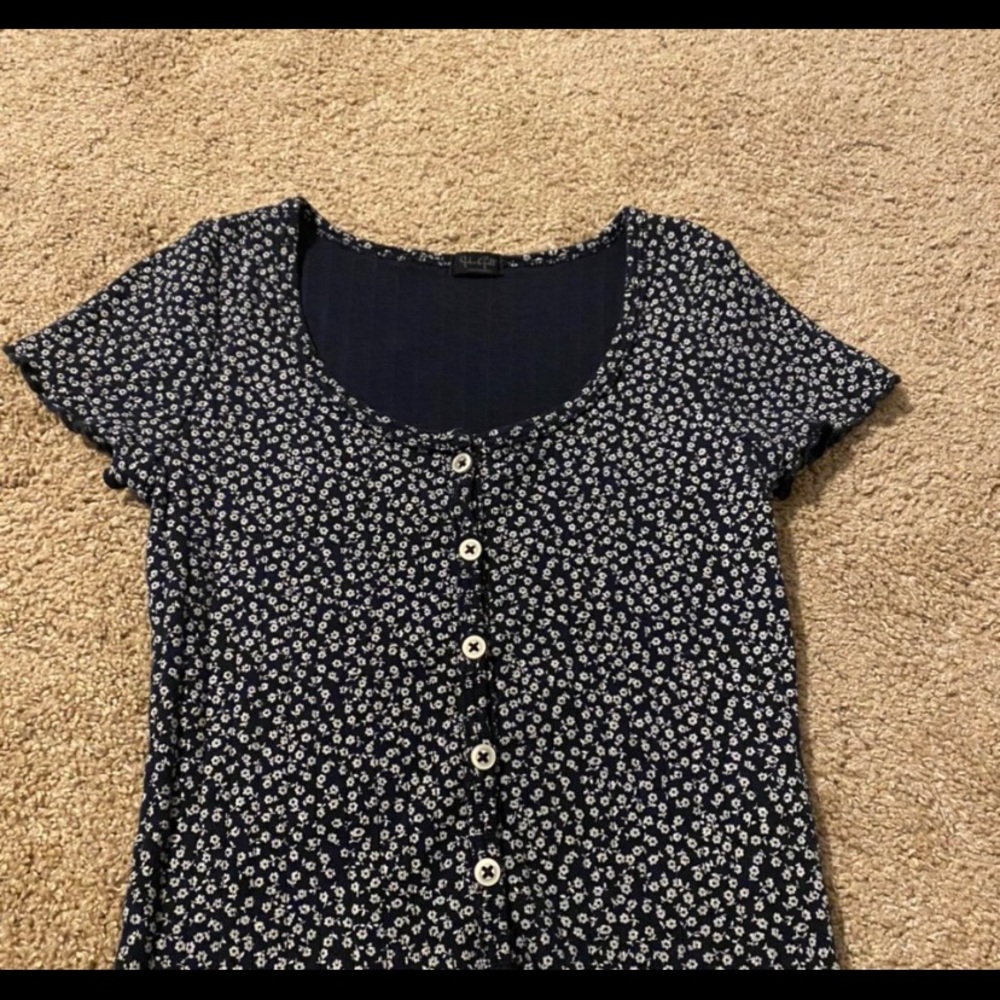 Brandy Melville black floral zelly top